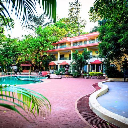 Adamo The Resort Matheran Exteriér fotografie