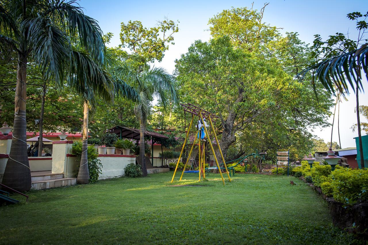 Adamo The Resort Matheran Exteriér fotografie